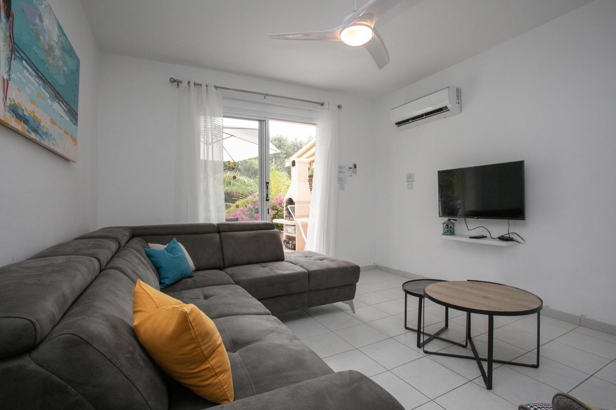 Casa Del Sol Townhouse In Iris Village Paphos Buitenkant foto