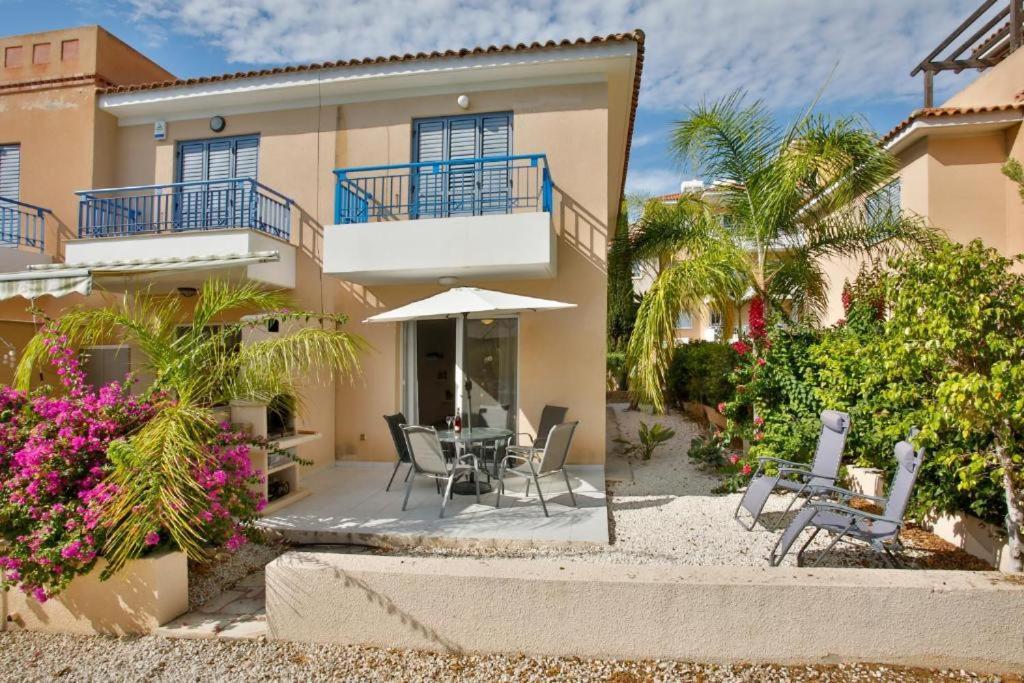Casa Del Sol Townhouse In Iris Village Paphos Buitenkant foto